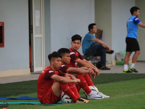 Martin Lo chỉ phải tập nhẹ trong ngày đầu tiên tập luyện cùng U23 Việt Nam