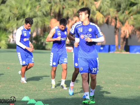 Trung vệ Đỗ Duy Mạnh: "Tôi với Đình Trọng dù không thi đấu nhưng vẫn luôn theo dõi đội"