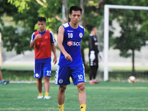 Văn Quyết trở lại, Hà Nội FC như "hổ mọc thêm cánh"