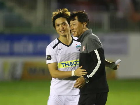 Bạn thân thầy Park kéo HAGL trở về mặt đất như thế nào?