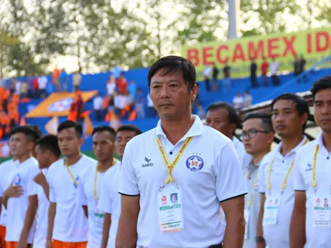 Thua thuyết phục Bình Dương, HLV Huỳnh Đức nói điều thật lòng về đồng nghiệp Trần Minh Chiến