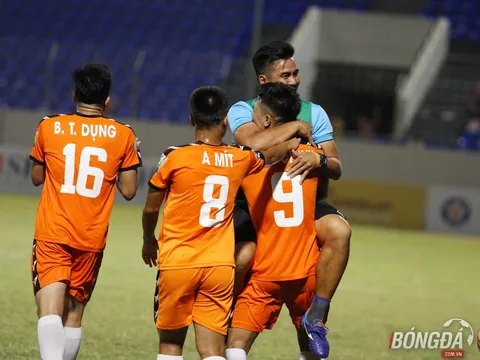 Hà Đức Chinh ghi bàn trước ngày lên tuyển, SHB Đà Nẵng quật ngã TP.HCM