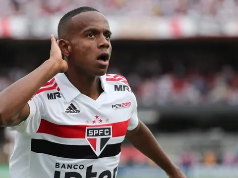 Inter Milan tranh sao Brazil với Barca