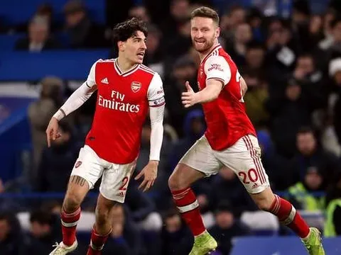 Bị thủng lưới phút cuối, Lampard trút giận lên học trò