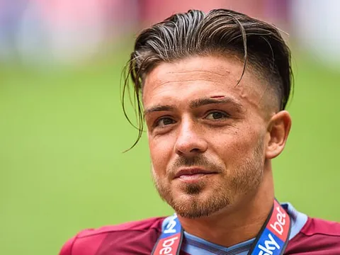 Jack Grealish đưa Villa lên hạng bằng đôi giày gây sốc