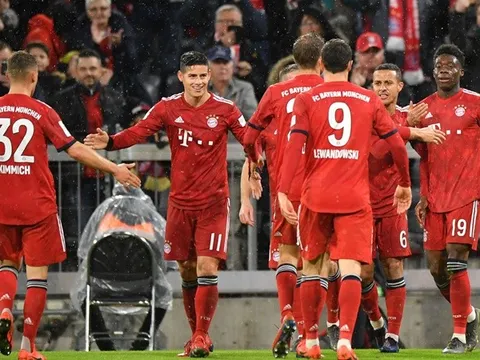 James Rodriguez lập hattrick trong ngày Bayern có trận thắng hủy diệt