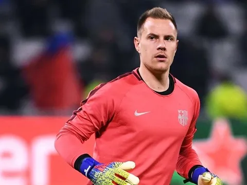 Joachim Low khuyến khích Ter Stegen làm một điều