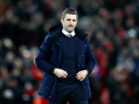 Dừng bước tại Anfield, HLV Shrewsbury tiếc nuối sau thất bại