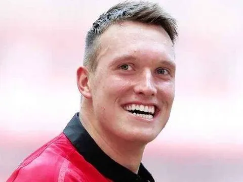 'Jones có thể là cầu thủ xuất sắc nhất mọi thời đại của Man Utd'