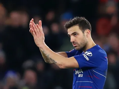 Đúng hay sai, chuyện Fabregas tố cáo mối quan hệ "cha-con" của Sarri và Jorginho?