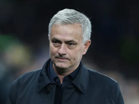 Klopp 'mất tích' ở FA Cup, Jose Mourinho phản ứng gây choáng