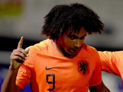 Sau De Ligt và De Jong, Hà Lan sắp trình làng một "mãnh thú" vòng cấm