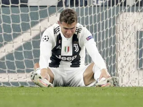 Juventus bị loại, Ronaldo đã nói gì với mẹ?