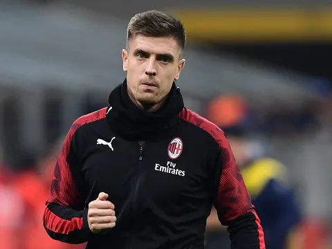 Tottenham muốn mượn 'nạn nhân của Zlatan' nhưng Milan chỉ đồng ý bán đứt