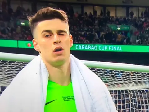 Kepa "đá đểu" Sarri, CĐV Chelsea đưa ra cùng 1 suy nghĩ