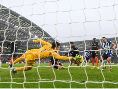 Kepa hóa "người nhện" cũng chỉ làm nền cho siêu phẩm