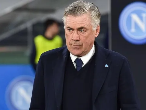 Khi phù thủy Carletto cũng không thể cứu nổi Serie A