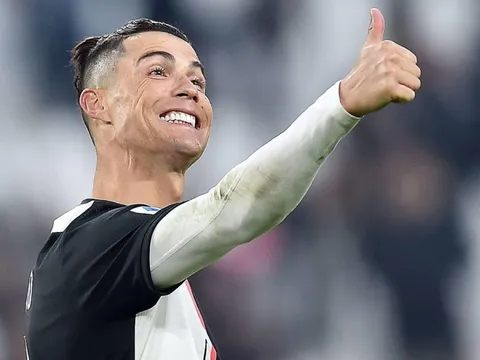 "Khi tôi gặp Cristiano Ronaldo, tôi nghĩ anh ấy cao 3 mét!"