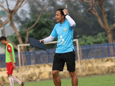 Khó khăn chồng chất, Phù Đổng FC "thay tướng giữa dòng"