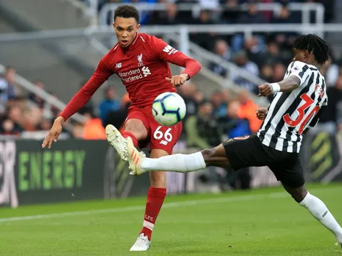 Khó tin, hàng thủ đóng góp gần 40 bàn cho Liverpool mùa này