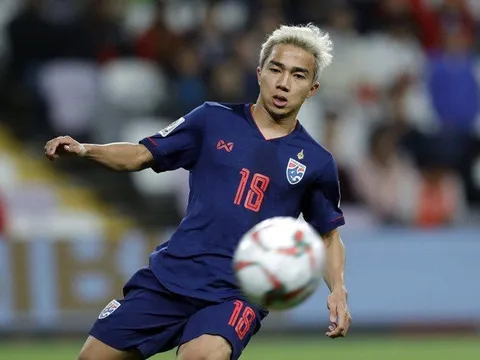 Khó tin! Trang cá nhân "Messi Thái" hả hê khi Văn Hậu bị tát thẳng mặt