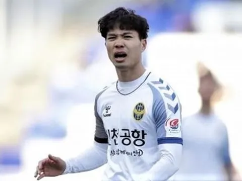 'Không được ra sân, Công Phượng hãy kiên nhẫn như Park Ji-sung tại MU'