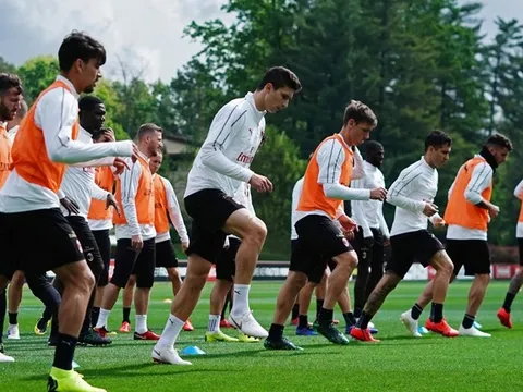 Không phải HLV, đây mới là nguyên nhân khiến AC Milan sa sút