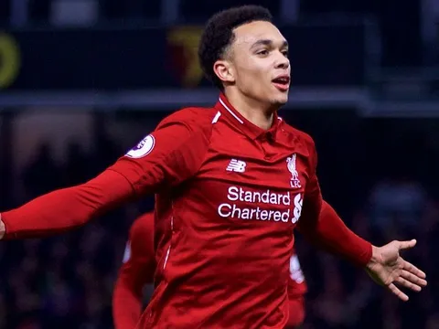 Klopp cân nhắc thay đổi vị trí của Alexander-Arnold