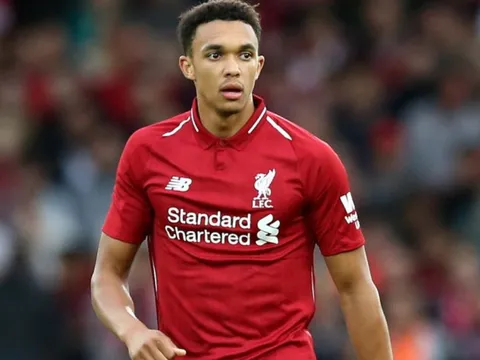 Klopp lý giải cho quyết định sốc trước giờ gặp Man Utd