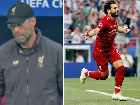 Klopp phản ứng khác lạ sau bàn thắng của Salah
