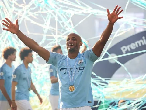 Kompany: "Băng đội trưởng Man City nên thuộc về..."