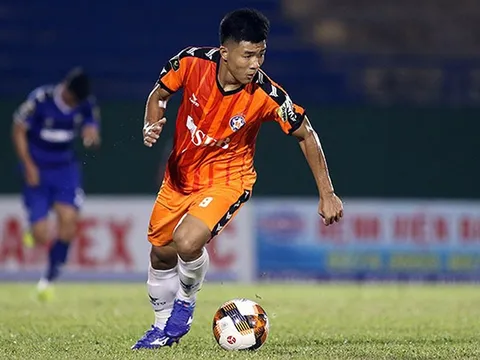 Hà Đức Chinh: Là trung phong, có 1 điều quan trọng hơn cả việc ghi bàn