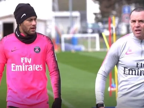 Lần đầu trở lại và đây là thái độ của Neymar