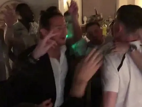 Lập đại công trước Leeds, Lampard dẫn cả đội đi "quẩy banh nóc"