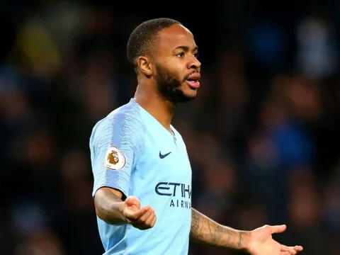 Lập hat-trick, Sterling vẫn bị Pep Guardiola chỉ trích
