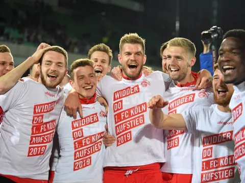 Lập hattrick, tiền đạo kỷ lục đưa Cologne trở lại Bundesliga