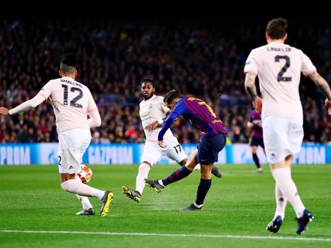 Lập siêu phẩm, Coutinho có pha ăn mừng đầy thách thức