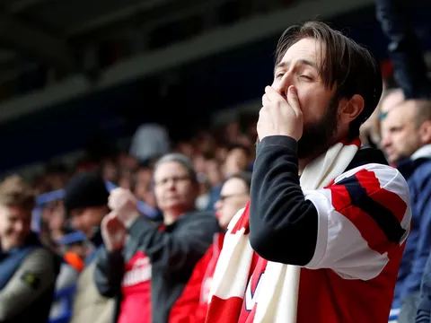 Ian Wright: Sự tinh quái đó khiến Arsenal đá với 10 người