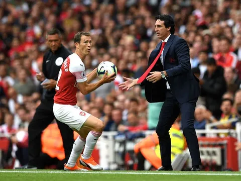 Sao Arsenal: "Nếu HLV nói không còn tin tưởng, tôi phải lo lắng"
