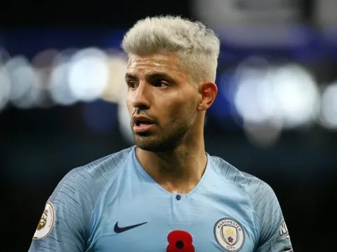 Liên tiếp tịt ngòi, Salah đã bị Aguero qua mặt