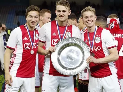 De Ligt hé lộ tương lai; Man Utd, Barca lại đứng ngồi không yên