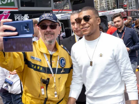 Ligue 1 vừa kết thúc, Mbappe ngay lập tức xuất hiện ở Monaco