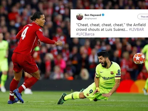 Khán giả Anfield đối xử ra sao với Suarez?