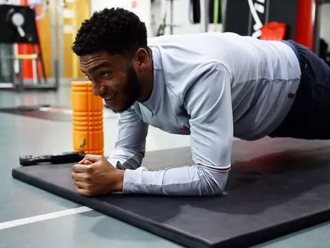 Liverpool đón tin vui, 2 trụ cột sẵn sàng trở lại