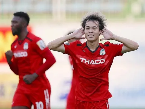 "Văn Toàn xứng đáng được đá chính ở Đội tuyển Việt Nam"