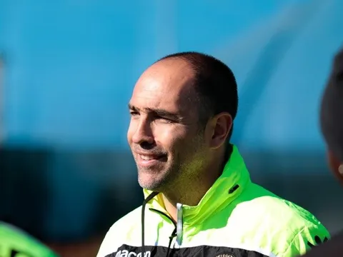 Lộ diện “lò xay HLV” khủng khiếp nhất châu Âu