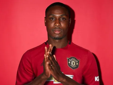Ighalo chưa kịp chụp hình ra mắt, fan MU đã khiến dân tình "khóc thét"