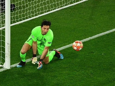 Lời giải thích khó đỡ cho sai lầm của Buffon trước Man Utd
