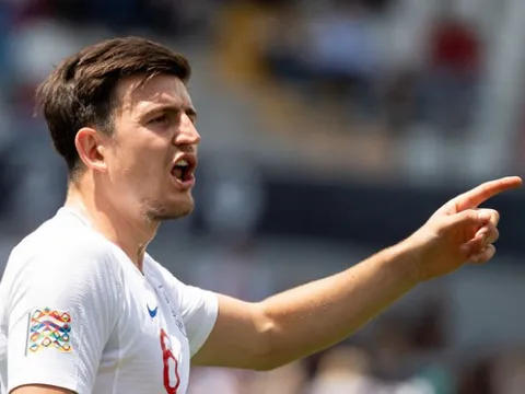 Mặc CĐV chỉ trích, Neville tin Man Utd vẫn cần cầu thủ này