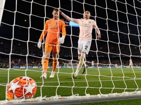 Mắc lỗi tai hại, De Gea phản ứng 'không thể tin nổi' sau trận Barca